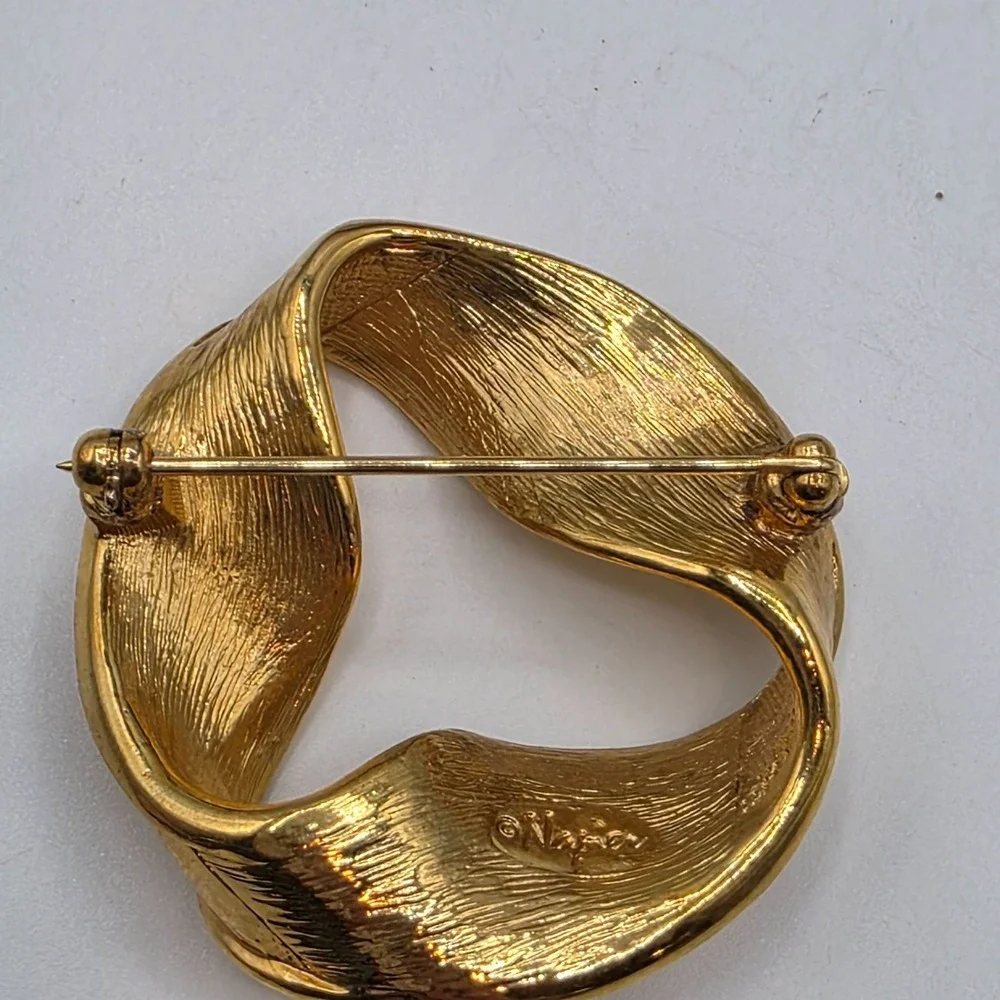 Napier Signed Gold Tone Modernist‎ Ribbon Twist Brooch Vintage Sculptural Pin